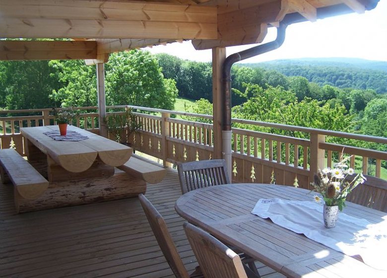 TERRASSE COUVERTE CHAMBRES D’HÔTES – AU NID DE LA GRANGE FOREST_5