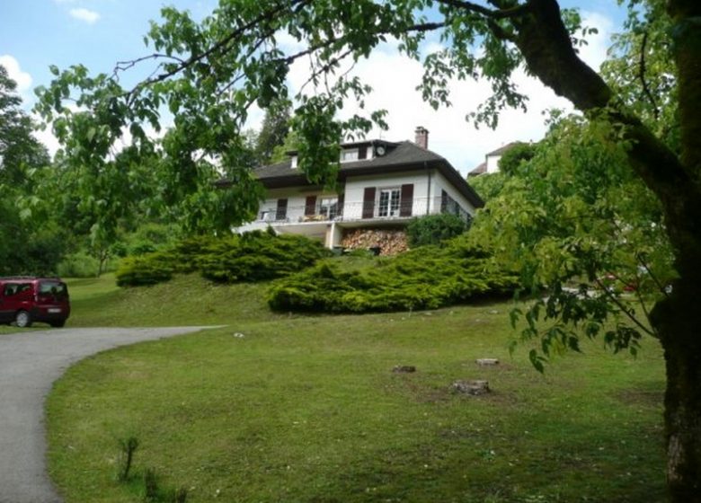 APPARTEMENT – GÎTE DU BORD DE LOUE_6