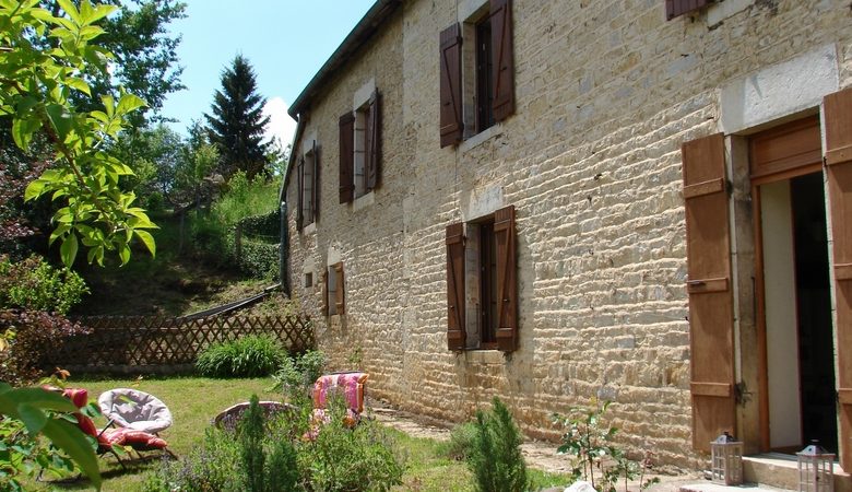 Vue du jardin – Maison d’hôtes les Greniers