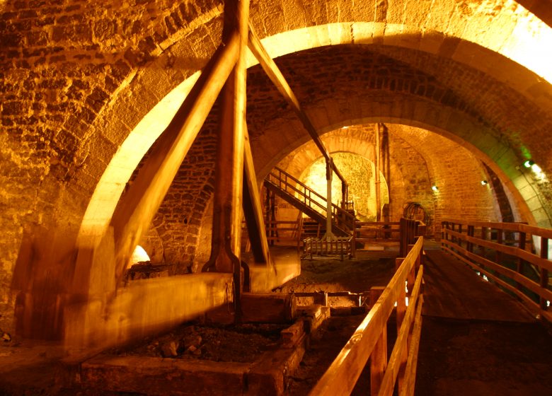 Balancier en bois du 19e siècle de 32 mètres de longueur