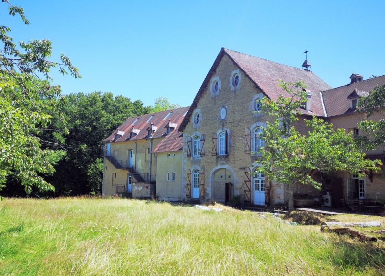 GÎTE D’ÉTAPE – VAL SAINTE MARIE_à l’arrière