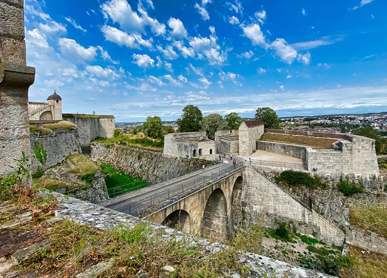 Vue sur la demi-lune de la Citadelle