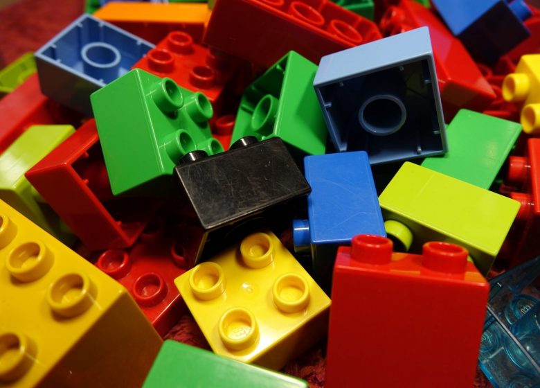 lego-blocks-2458575_1920