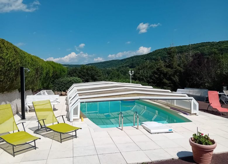 piscine (1) © Office de Tourisme Destination Loue Lison